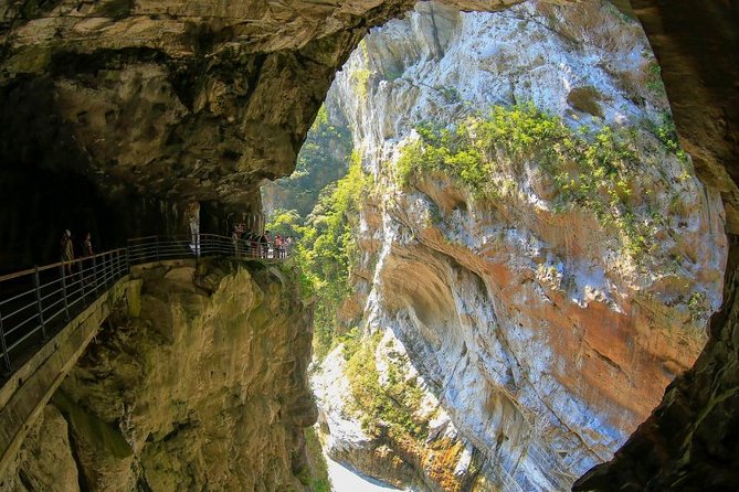 Private Taroko Gorge National Park Day Tour - Why the private format helps in Taroko