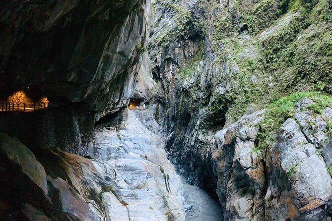 Private Taroko Gorge National Park Day Tour - Tianxiang, where rivers meet