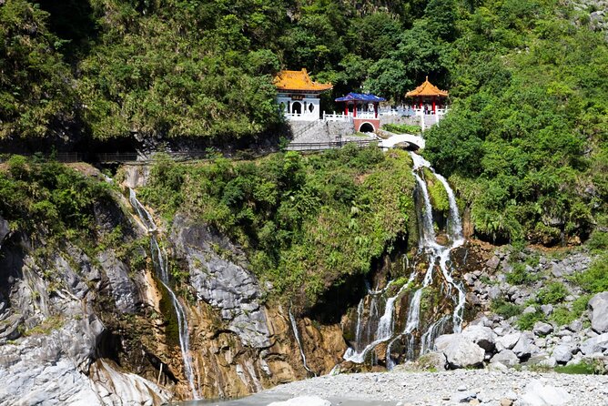 【Private】Taroko National Park (Pickup from Taipei/Yilan/Hualien) - Qixingtan Beach changes the mood