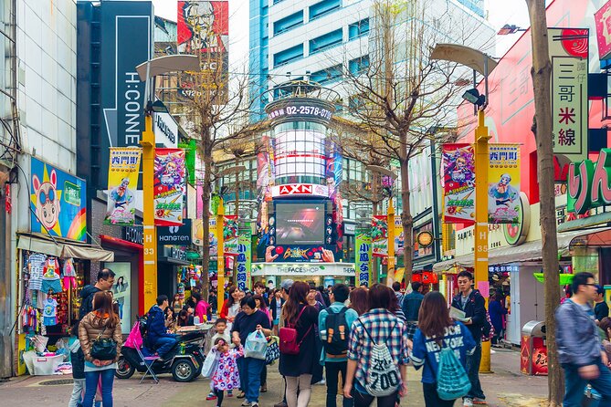 Private Tour: Taipei Timeless Treasures Tour (The Best of Taipei) - Longshan Temple: a short look at Taipei’s spiritual life