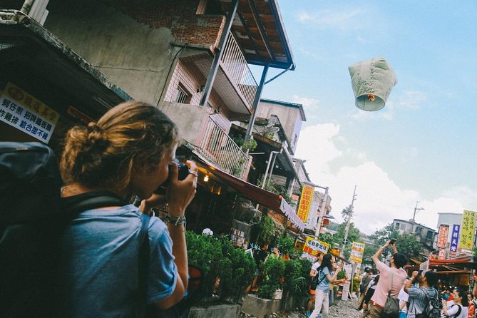 Private Tour to Jiufen, Yehliu Geopark, and Pingxi - Why the private vehicle matters