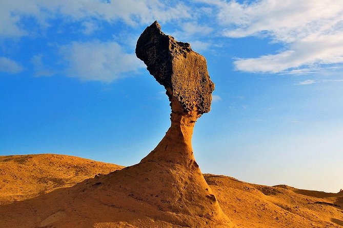 Private Tour to Jiufen, Yehliu Geopark, and Pingxi - Shifen Waterfall and the walking reality