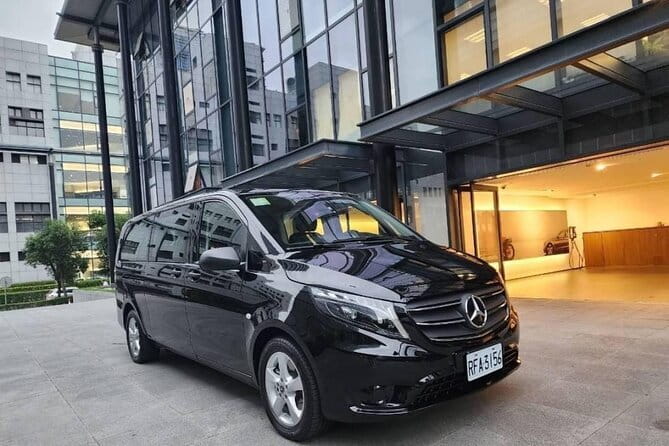 Private Transfer from TPE-Taoyuan int. Airport to Taipei City - Communication and the Taipei drop-off