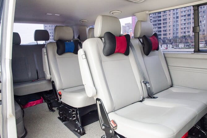 Private Transfer from TPE-Taoyuan int. Airport to Taipei City - The 45-minute ride into Taipei