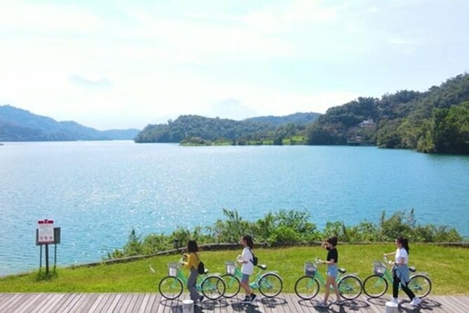 Round Trip Sun Moon Lake Private Tour from Taipei - What the $300 private price really buys