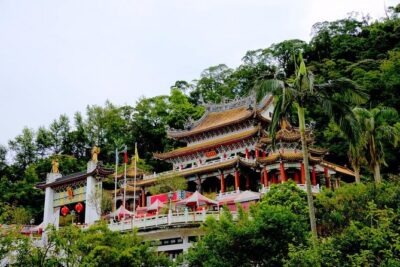 Sip & Savor: Maokong Tea & Shenkeng Stinky Tofu Private Day Tour