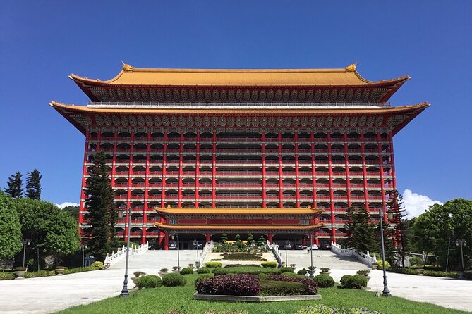Small-Group: Classic Taipei Landmarks Day Tour - A smart first-day tour of Taipei