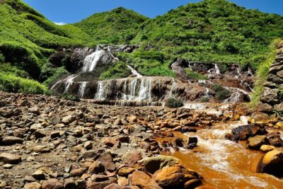 Small-Group Tour: Jiufen, Yehliu Geopark, and Shifen from Taipei