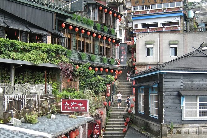Small-Group: Yehliu, Jiufen & Pingxi Day Tour from Taipei - Shifen Waterfall and the Pingxi hills