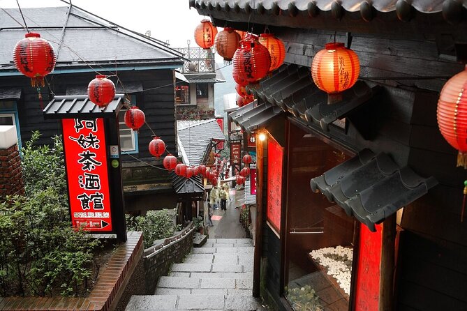 Small-Group: Yehliu, Jiufen & Pingxi Day Tour from Taipei - Pacing, weather, and physical effort