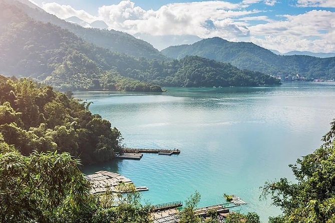 Sun Moon Lake 1-Day Leisure Tour from Taipei - Arriving at Sun Moon Lake