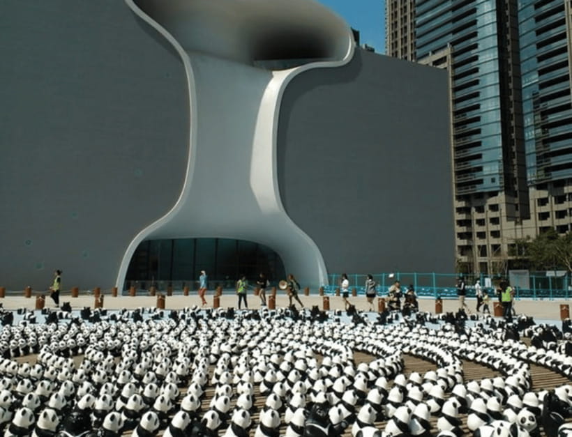 Taichung City: Sightseeing Walking Tour with a Local Guide - National Taiwan Museum of Fine Arts: finishing with art