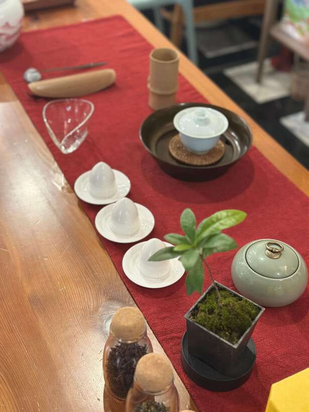 Tainan Culture Trip: Chinese Tea Ceremony_Oolong Tea - A quiet introduction to Taiwanese oolong in Tainan