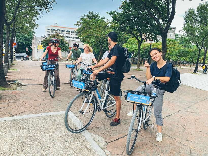 Taipei: 4-Hour Morning City Cycling Tour with Breakfast - Why cycling is a smart way to meet Taipei