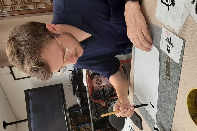Taipei Calligraphy Workshop (DIY incl.) - First look: paintings, artifacts, and the calligraphy tradition