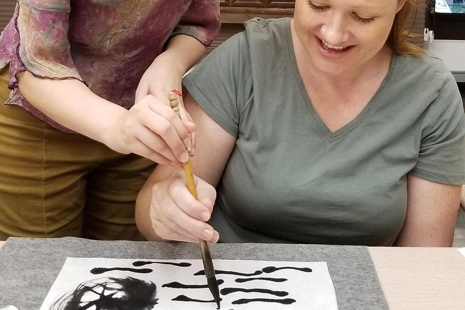 Taipei Calligraphy Workshop (DIY incl.) - From practice strokes to your own artwork