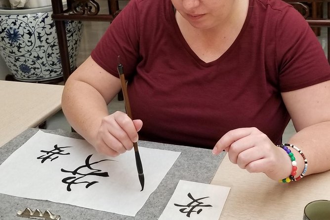 Taipei Calligraphy Workshop (DIY incl.) - Tea and a slower Taipei afternoon