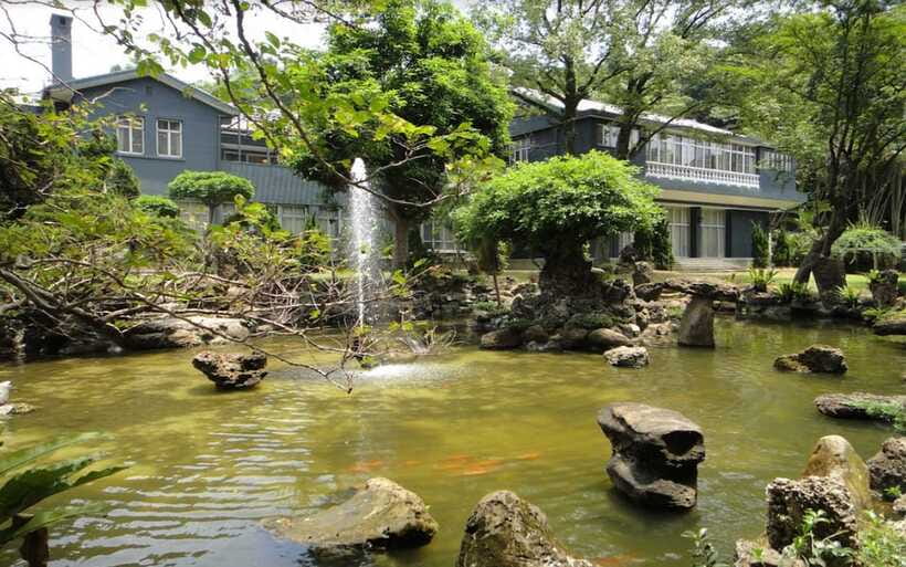 Taipei: Chiang Kai-Shek Shilin Residence Ticket - Chinese and Western Details in One House