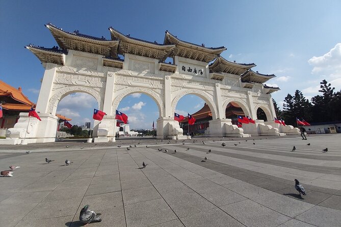 Taipei City Morning Tour with National Palace Museum entry - Martyrs’ Shrine and the Guard Ceremony