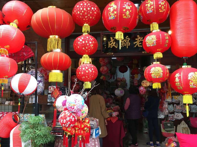 Taipei: Classic Landmarks Day Tour - Ending at Taipei 101 and the Xinyi District
