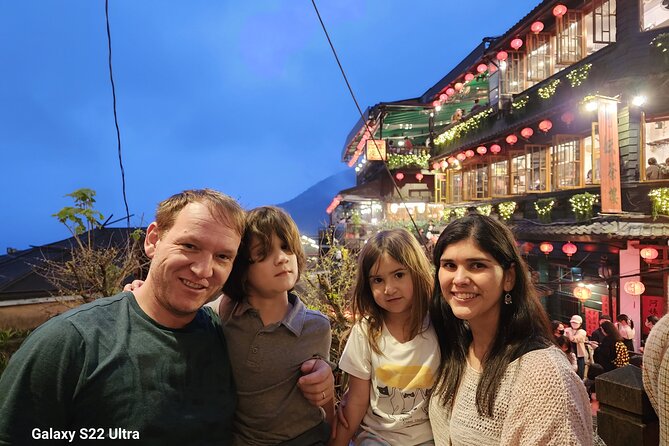 Taipei day tour(northeast coast tour or city tour) MERCEDES VAN - The driver-guide question you should ask early