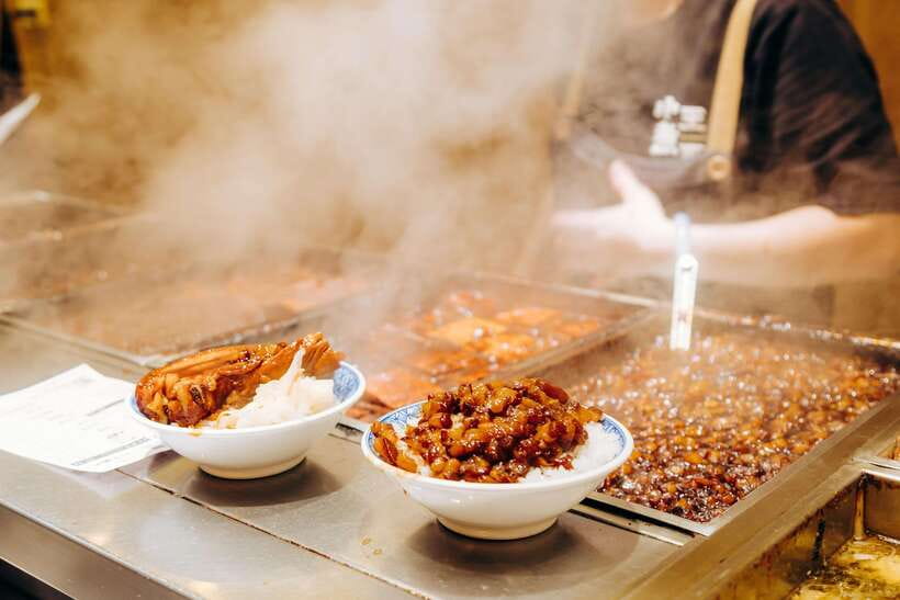 Taipei: Food Tours w/ Top 10 Taiwan Food (Breakfast/Dinner) - What this Taipei food tour is really offering