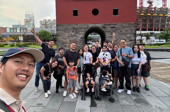 Taipei Foodie and History Walking Tour - A relaxed evening pace, with some physical demands