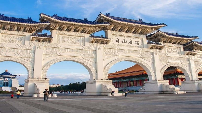 Taipei: Highlight Attractions Walking Tour - Walking, timing, and the practical details