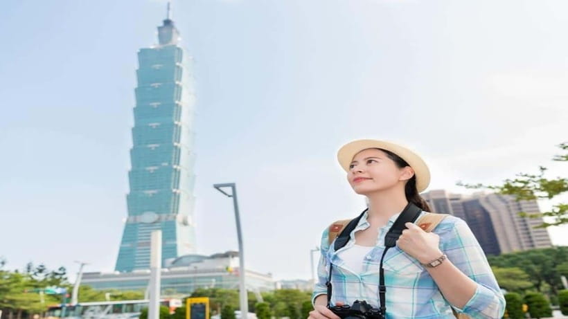 Taipei: Highlight Attractions Walking Tour - A second city view on Beiping East Road