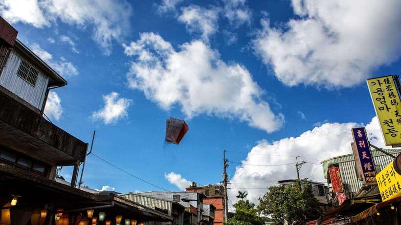 Taipei: Jiufen and Shihfen Half Day Tour - What makes this half-day outing worth your time