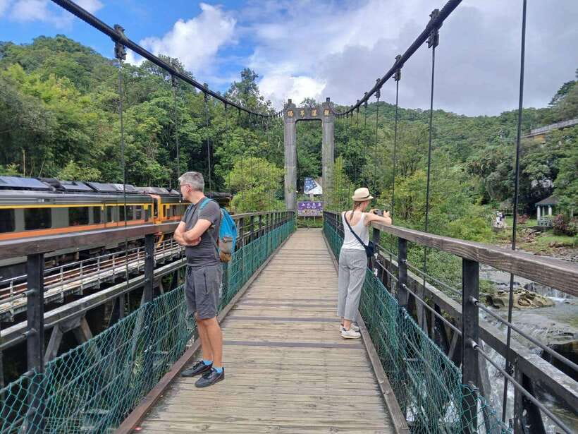 Taipei: Jiufen and Shihfen Half Day Tour - Who will get the most from this trip