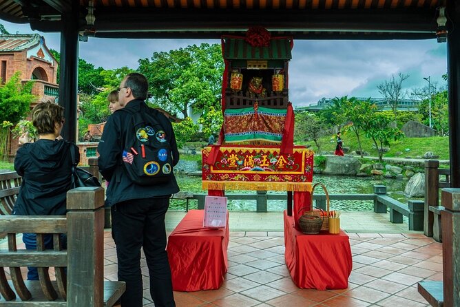 Taipei: Layover Experience With A Local Host - Old lanes, apothecaries, and restored buildings