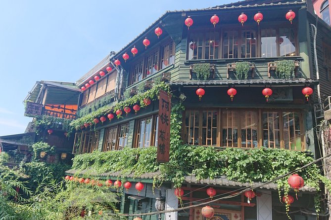 Taipei Memory - 2 Days Tour - Chiang Kai-shek Memorial Hall and Taiwan’s modern story