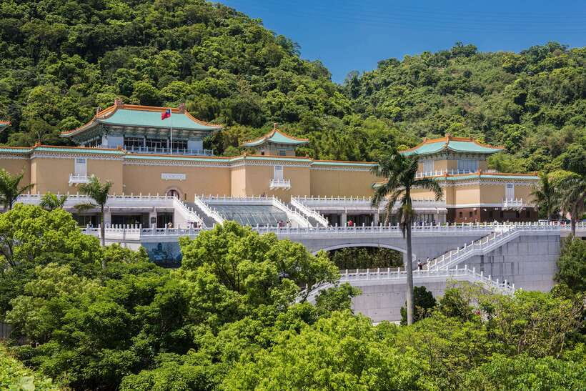 Taipei: National Palace Museum E-Ticket - Zhishan Garden adds a calmer second stop