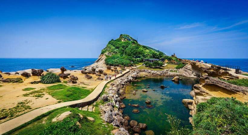 Taipei: Northern Taiwan Private Yehliu, Jiufen, & Shifen - Why this route works as a Taipei day trip