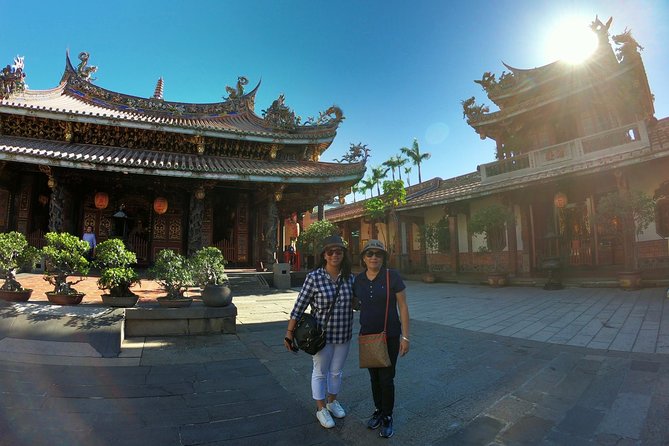 Taipei: Private Car Charter Tour - Chiang Kai-shek Memorial Hall adds scale and ceremony
