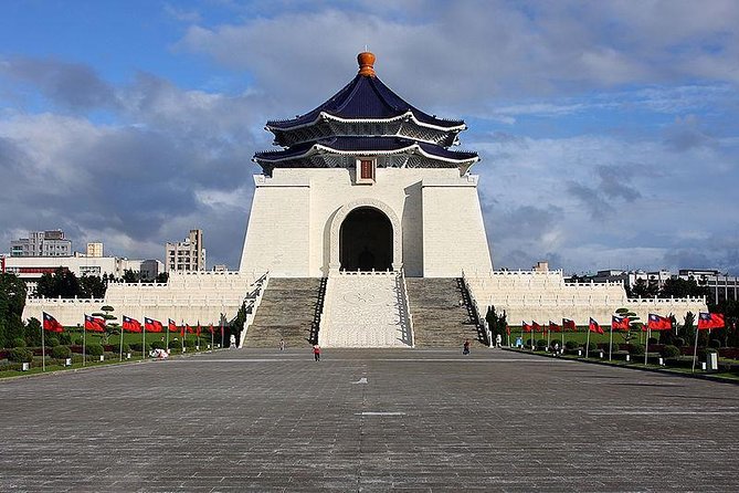 Taipei Private Custom Tour with a Local: Highlights & Hidden Gems - Why a private Taipei route can work better than a checklist