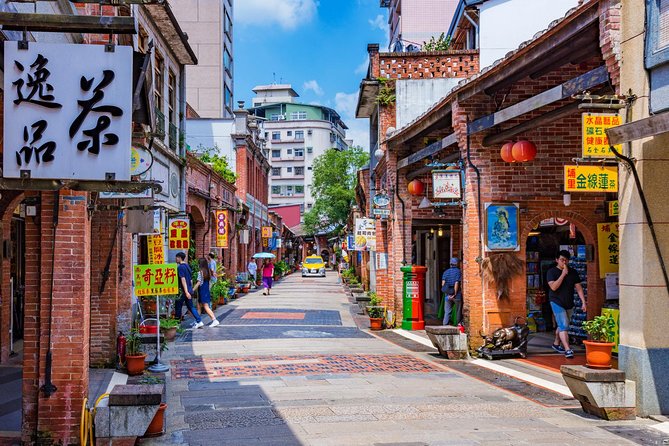 Taipei Private Custom Tour with a Local: Highlights & Hidden Gems - Food, tea, and local advice