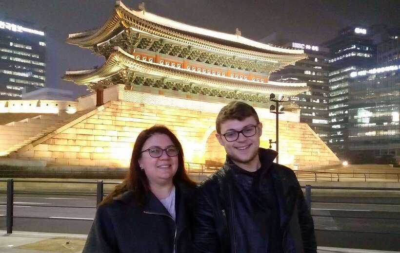 Taipei Private Custom Tour with a Local: Icons & Hidden Gems - Walking, access, and getting between neighborhoods
