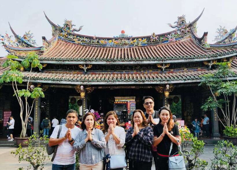 Taipei: Private Day Tour by Car - Dihua Street: old shops, snacks, and a slower pace