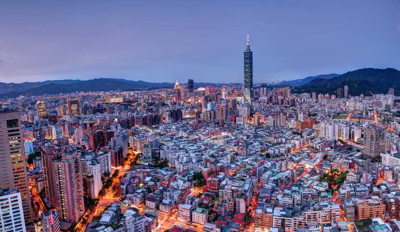 Taipei Private Walking Tour with a Local - What is included, and what costs extra