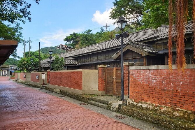 Taipei's Old Gold Rush Town: Jiufen Guided Night Tour - Why this Jiufen night tour works as a full-day outing