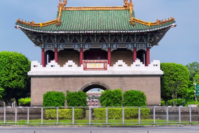 Taipei Scavenger Hunt and Sights Self-Guided Tour - Taipei sightseeing with a point system