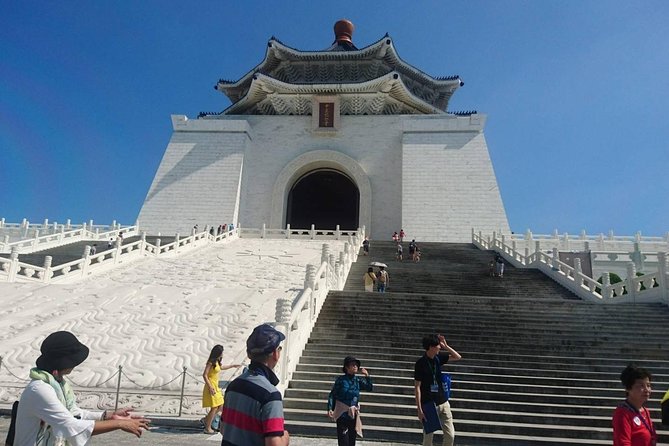 Taipei Taster: Layover Escapes in 4-Hour Private Tour - The private car is the main advantage