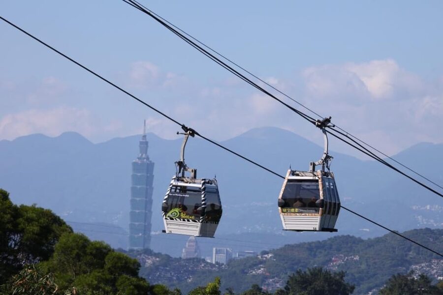 Taipei: Unlimited FunPass - Transports & Attractions Pass - Pingxi and the sky-lantern experience