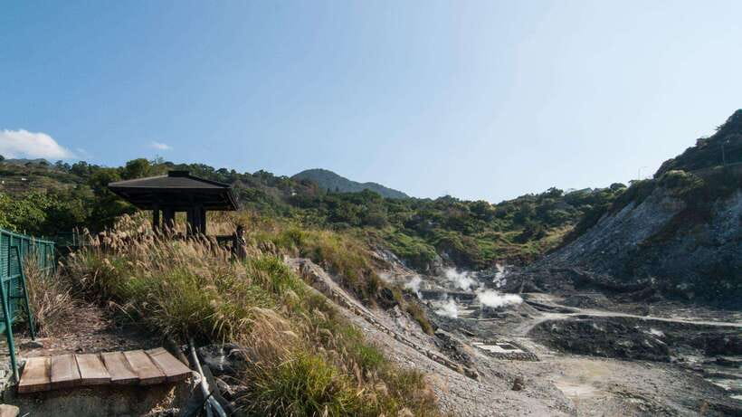 Taipei: Yangmingshan National Park Half-Day Tour - Yangmingshuwu and the political history of the park