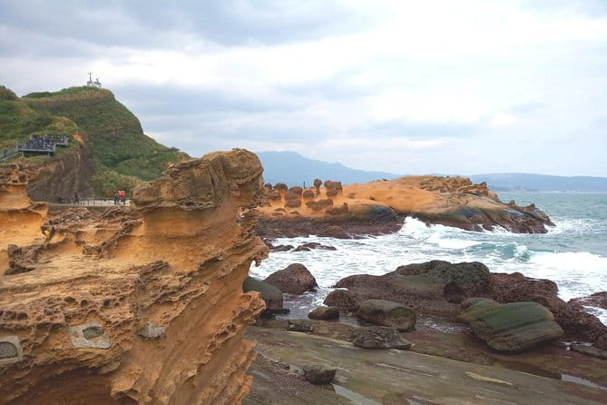 Taiwan TST : Private Tour Taipei, Yangmingshan, Beitou, Tamsui - Who should choose this private tour?