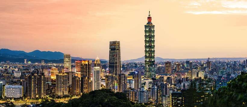 Taoyuan Airport: Layover Taipei City Tour - Dihua Street for snacks and old Taipei