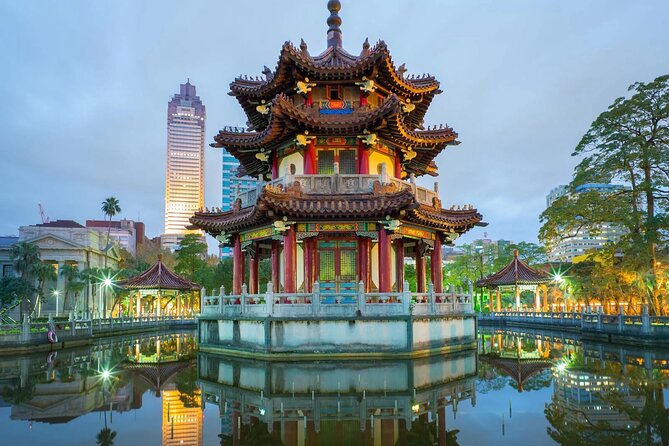 Taoyuan Airport (TPE) Private Transfer to Multiple Destinations - Flight tracking helps, but communication still matters