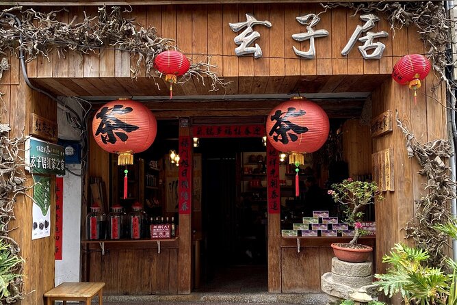 Thousand Island Lake and Pinglin Tea Plantation from Taipei - Guide quality and group size